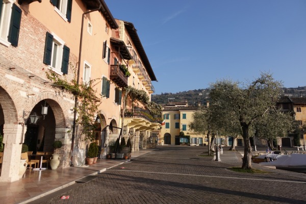 Torri del Benaco
Piazza Calderini e porto