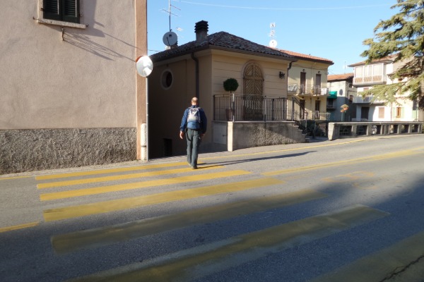 Cassone
attraversamento dritti