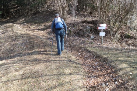 Bivio leggermente dx
a sx per punto panoramico