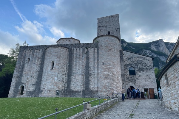 San Vittore Terme
bivio a destra
e a sinistra dopo il ponte