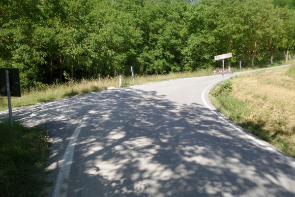 Bivio destra
o sinistra per Eremo dei Frati Bianchi