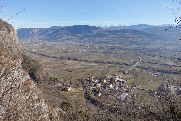 Panorama su Zambana Vecchia
e la Val d'Adige, da località Molinel