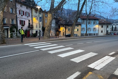 Attraversamento
poi destra