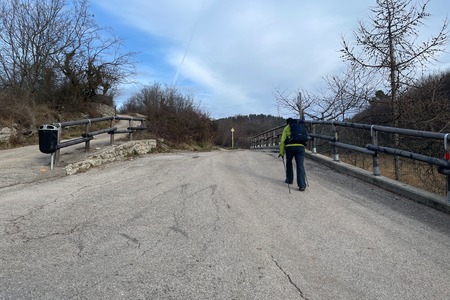 Bivio leggermente destra
