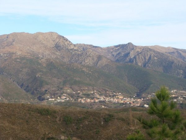 Punto panoramico
con vista su Monte Rama e Sciarborasca