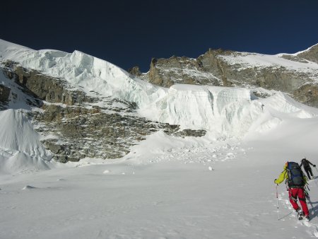 /treks/europe/it/ao/alpi-graie/massiccio-del-gran-paradiso/gran-paradiso-est/verso-l-attacco-della-est.jpg