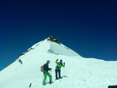/treks/europe/it/ao/alpi-pennine/monte-rosa/zumstein-spitze/deposito-sci-e-cresta-finale/image.jpg