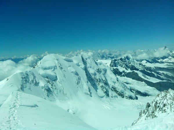 /treks/europe/it/ao/alpi-pennine/monte-rosa/zumstein-spitze/lyskamm-or-dalla-vetta/image.jpg