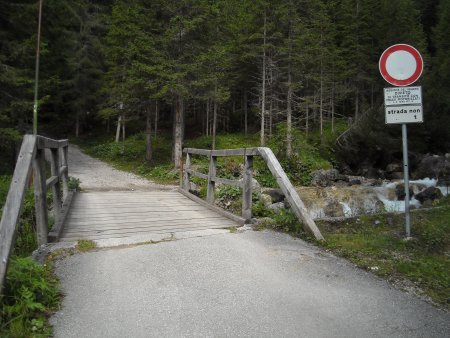 /treks/europe/it/bl/marmolada/cime-ombretta/rifugio-falier/ponticello.jpg