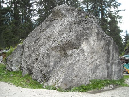 Sasso attrezzato
presso Capanna Cima Comelle