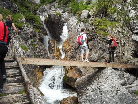 /treks/europe/it/bl/val-biois/val-gares/viaz-del-bus/dscn6208/image.jpg