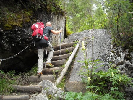 /treks/europe/it/bl/val-biois/val-gares/viaz-del-bus/sentiero-1.jpg