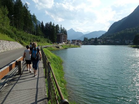 Passeggiando
lungo il Lago di Alleghe