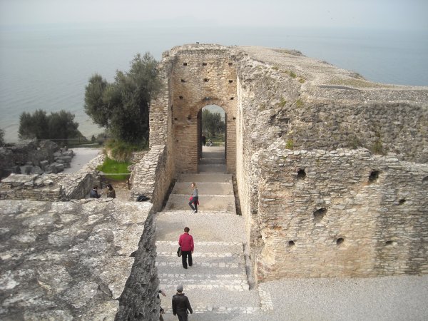 /treks/europe/it/bs/lago-di-garda/sirmione/grotte-di-catullo/grotte-di-catullo/image.jpg