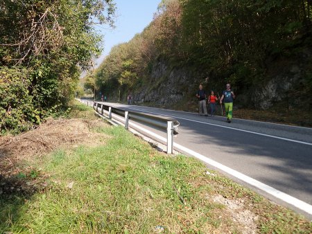 Confluenza
con la strada