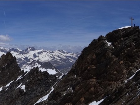 Le due cime e la cresta che le unisce