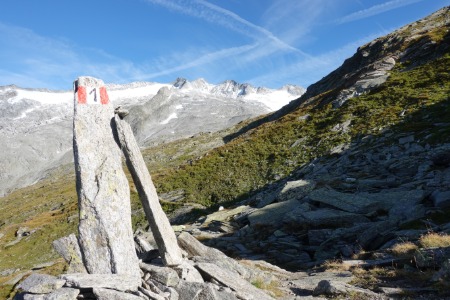 Segnavia
lungo l'Alta Via di Neves