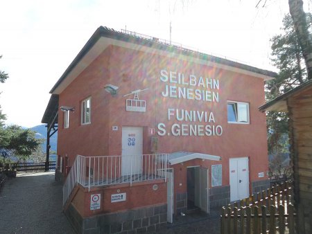 Funivia stazione a monte
