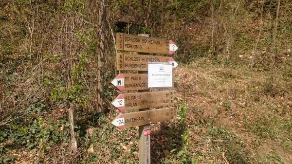 Parcheggio
presso il Rio Firmolin