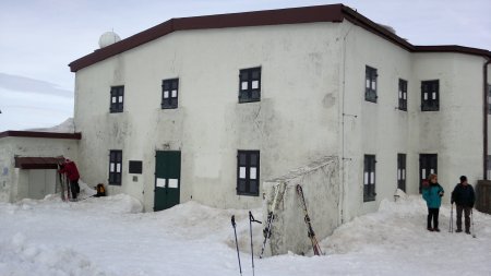 il rifugio CAI presso la cima