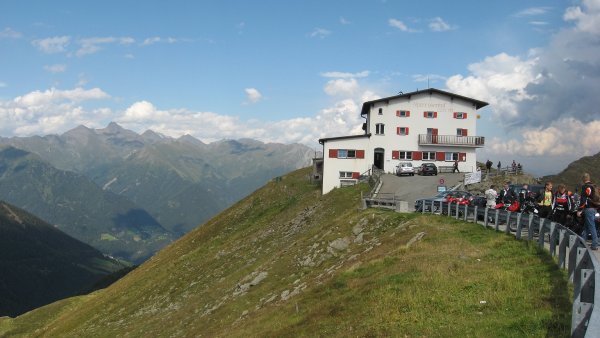 Passo di Pennes
parcheggio presso l'albergo “Alpenrosenhof”