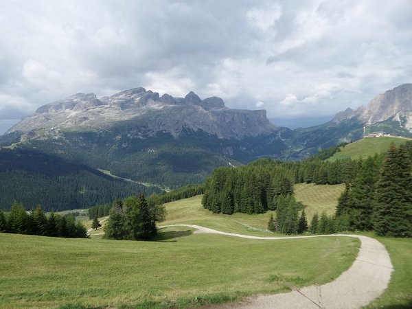 Panorama
verso il Gruppo del Sella e Passo Gardena