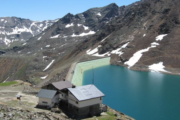 Rifugio Canziani e lago
