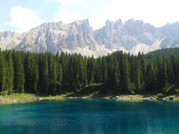 /treks/europe/it/bz/valdega/alta-valdega/lago-di-carezza/2015-07-05-15-29-25/image.jpg