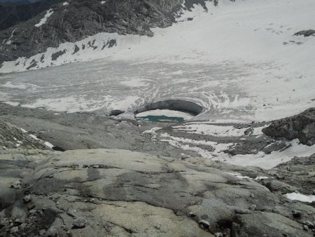 Voragine nella vedretta del Lares