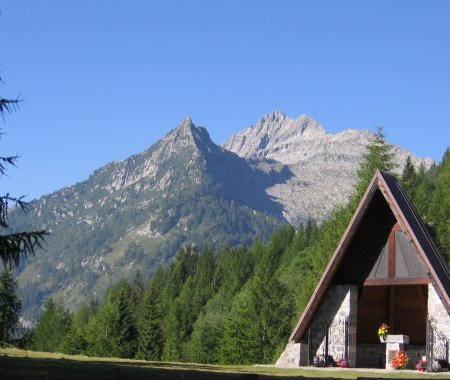 Parcheggio
presso Lago Bissina