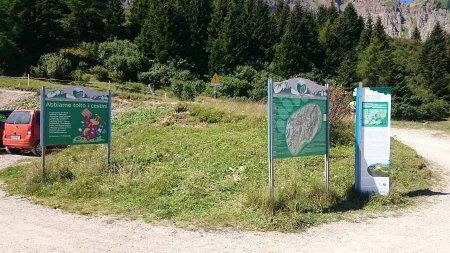 Parcheggio presso il lago Durigiati