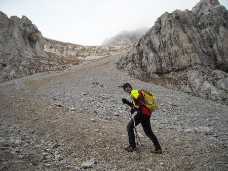 /treks/europe/it/tn/dolomiti-di-brenta/catena-settentrionale/sentiero-costanzi/dscn7079-inizio-sentiero-costanzi/image.jpg