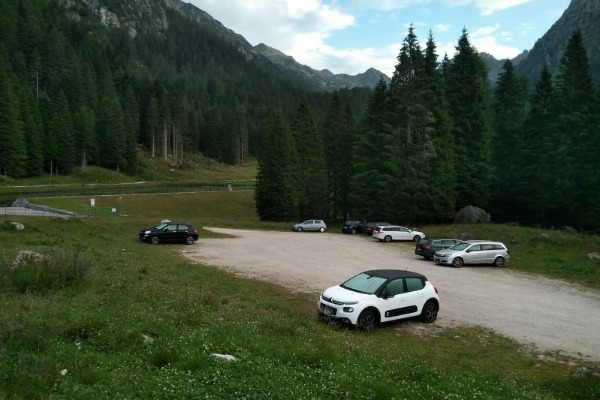 Parcheggio
presso Malga Sorgazza