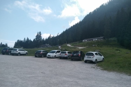 Parcheggio e malga
