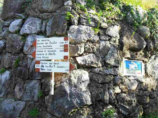 Bivio
per il sentiero dei Bech