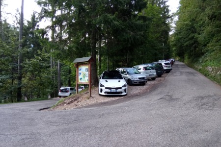 Parcheggio
presso Rifugio Revolto