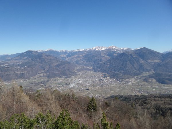 Punto panoramicovista su Valsugana con Pergine