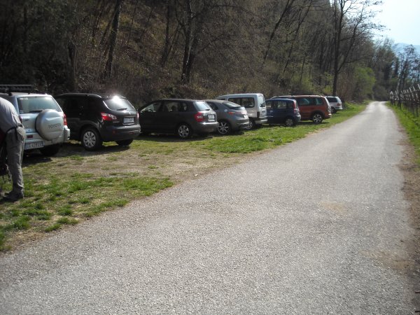 Parcheggio
e inizio sentiero