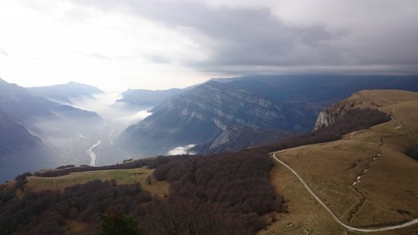 Panorama
dalla cima di Monte Vignola, verso sub