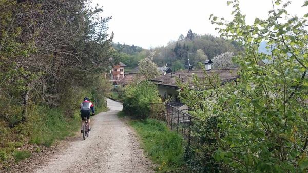 Abitato di Bosco
inizio salita su tratto asfaltato
