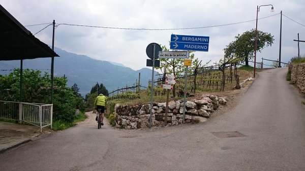 Deviazione su sterrato
direzione Zell