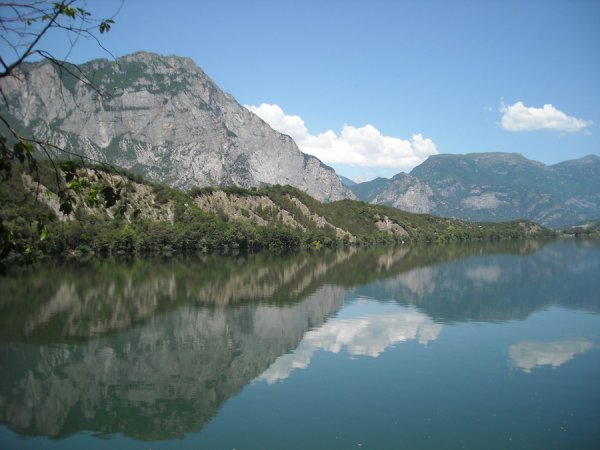 Vista sul lago
dalla sponda est