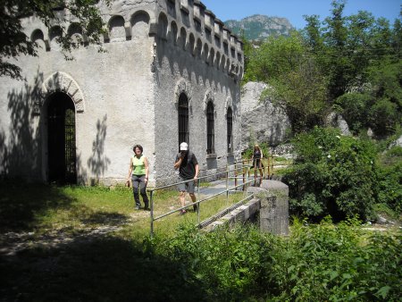 /treks/europe/it/tn/valle-del-sarca/sponda-sinistra/lago-di-cavedine/sentiero-2.jpg