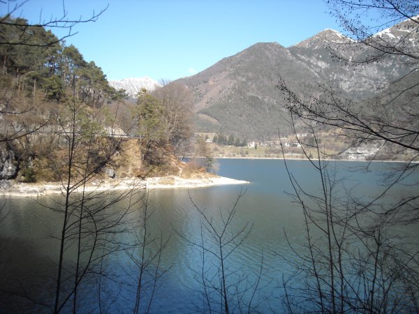 /treks/europe/it/tn/valle-di-ledro/lago-di-ledro/lago-di-ledro/lago-di-ledro/image.jpg