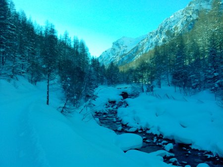 lungo il torrente