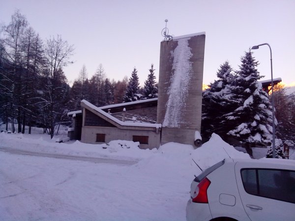 Parcheggio 
presso la chiesa